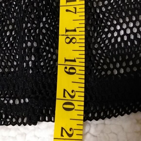 NWOT Hot Topics black fishnet mesh skirt - Picture 10 of 10